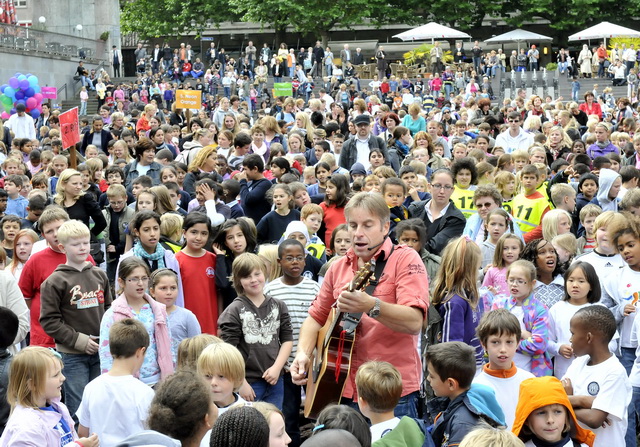 gal/2010/2010 Saitentwist Weltkindertag Burgplatz Essen 20.09.JugendhilfegGmbH Essen/1q11.jpg